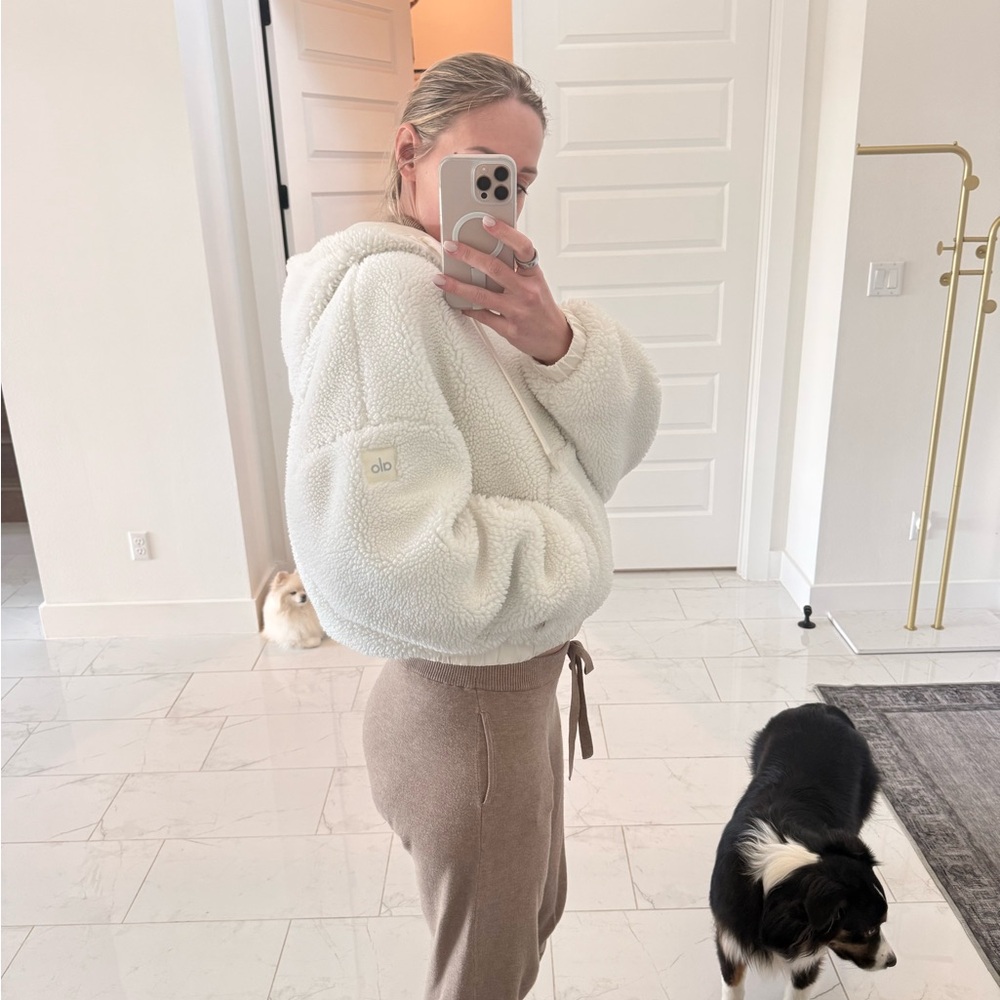 ALO Yoga Women's White Teddy Jacket